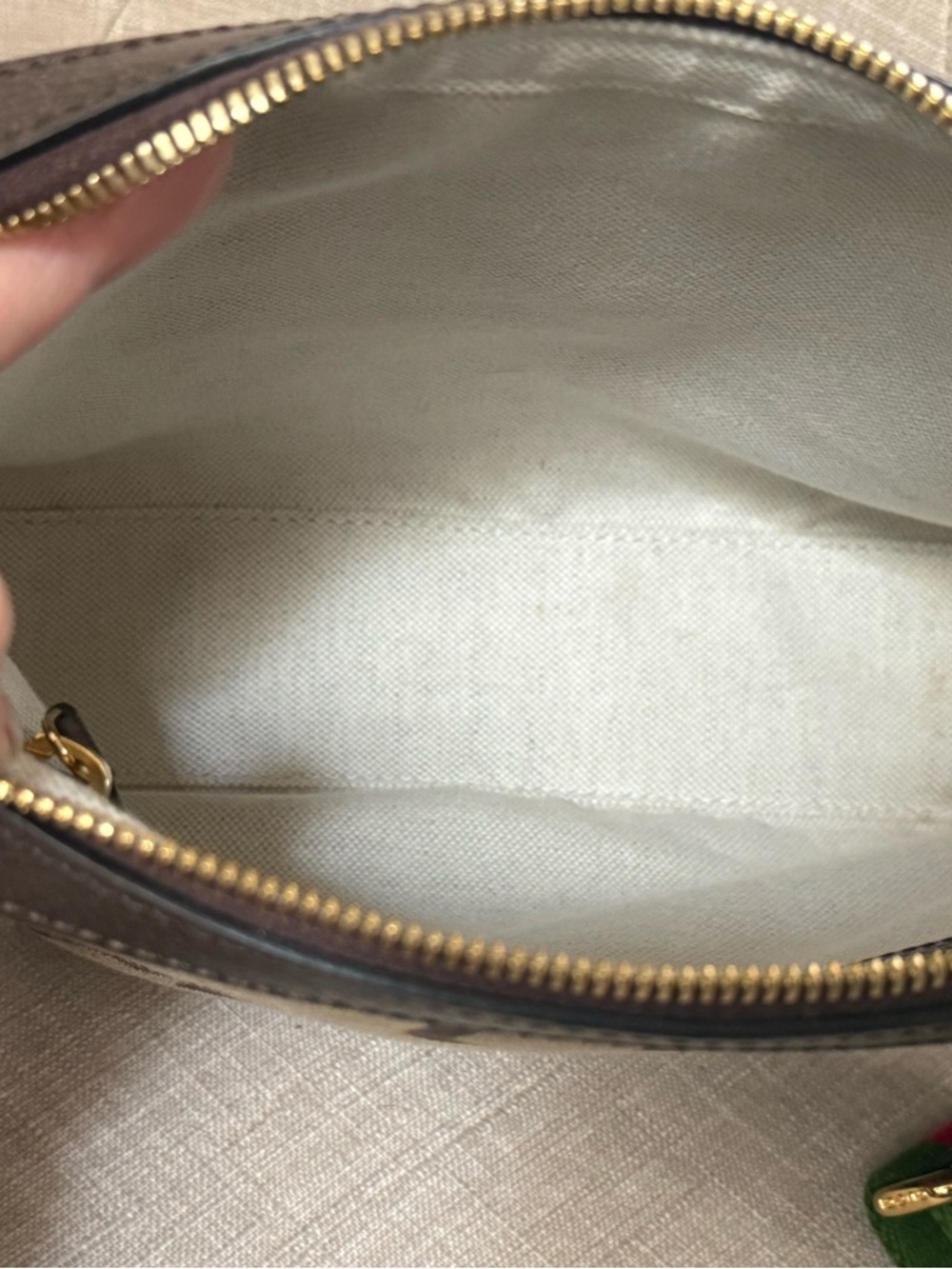 Gucci Jumbo GG Messenger Bag - Picture 4 of 9
